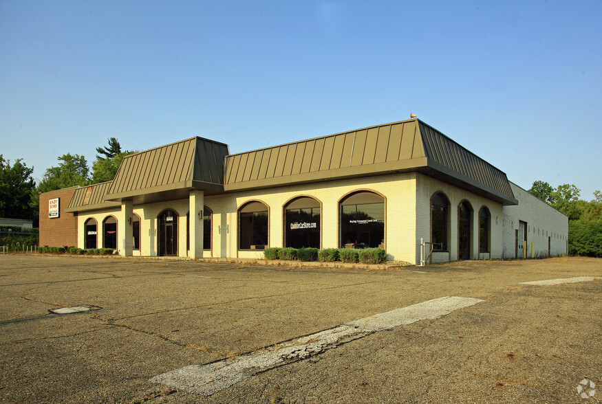 Retail in Broadview Heights, OH for sale - Building Photo - Image 1 of 1