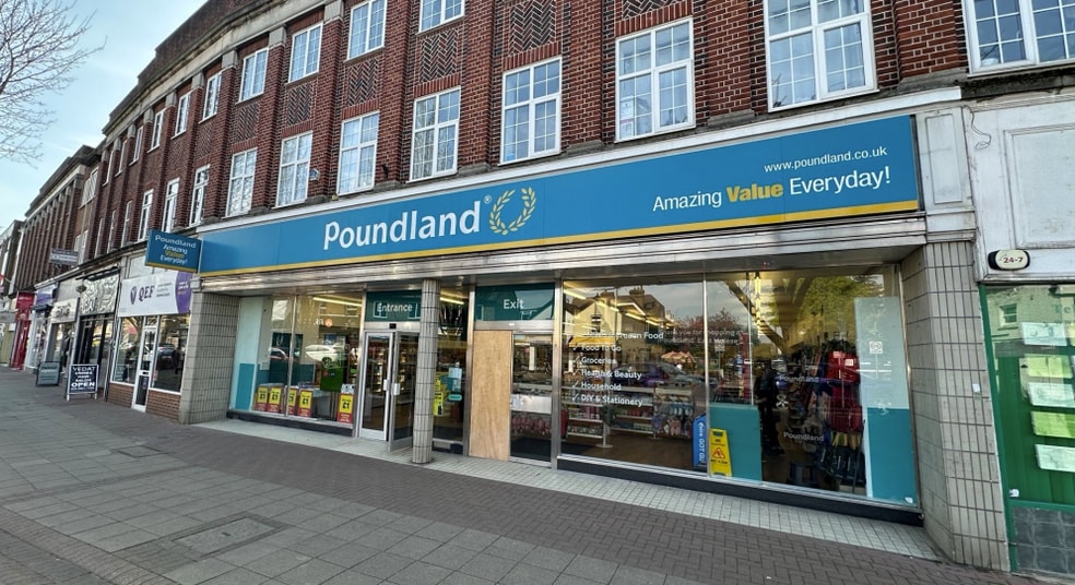 136 Walton Rd, East Molesey to rent - Primary Photo - Image 1 of 3