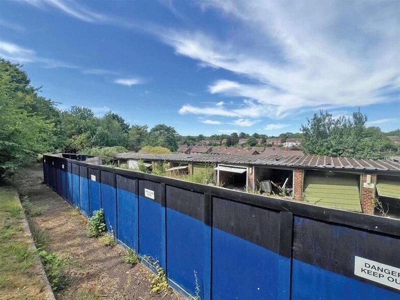 62 White Hedge Dr, St Albans for sale - Building Photo - Image 2 of 4