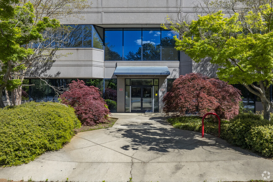 4100 S Stream Blvd, Charlotte, NC for sale - Building Photo - Image 2 of 5