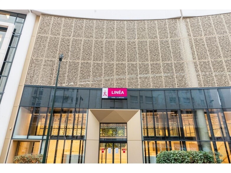 Office in Puteaux to rent - Building Photo - Image 1 of 14