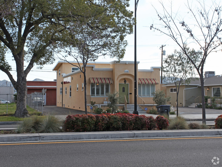 1122 W Burbank Blvd, Burbank, CA for rent - Building Photo - Image 3 of 8