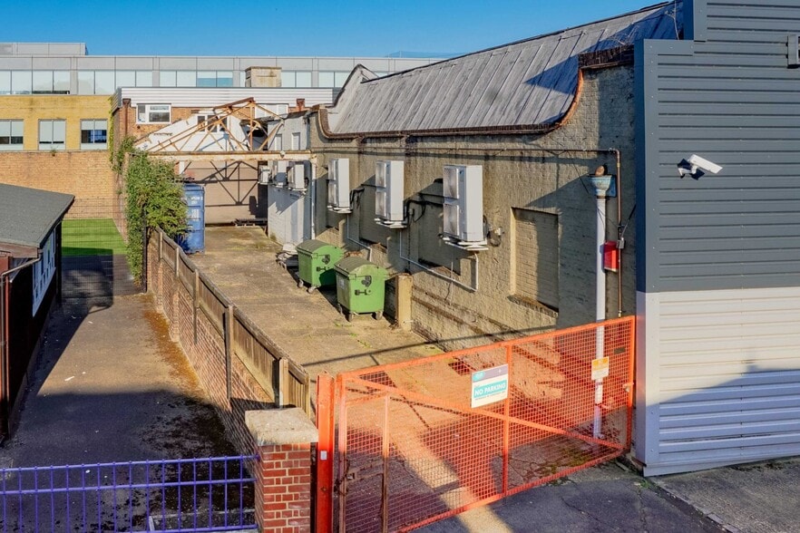 193 London Rd, Staines for sale - Building Photo - Image 3 of 3