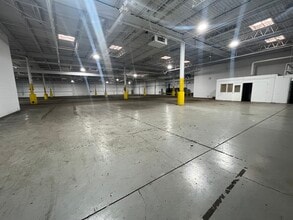 333 W Washington Blvd, Mundelein, IL for sale Interior Photo- Image 1 of 7