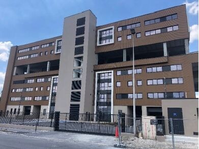 Industrial in Colombes to rent - Building Photo - Image 2 of 18