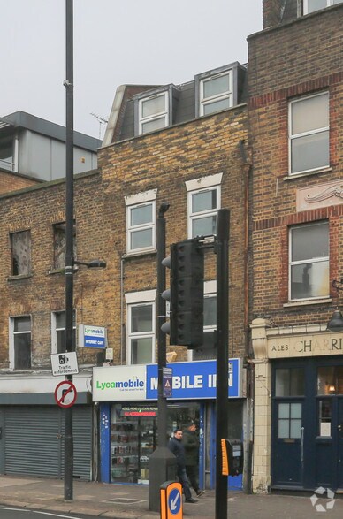 421 Bethnal Green Rd, London to rent - Building Photo - Image 3 of 4