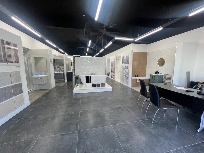 7 Market Pl, Lisburn for sale - Interior Photo - Image 2 of 4