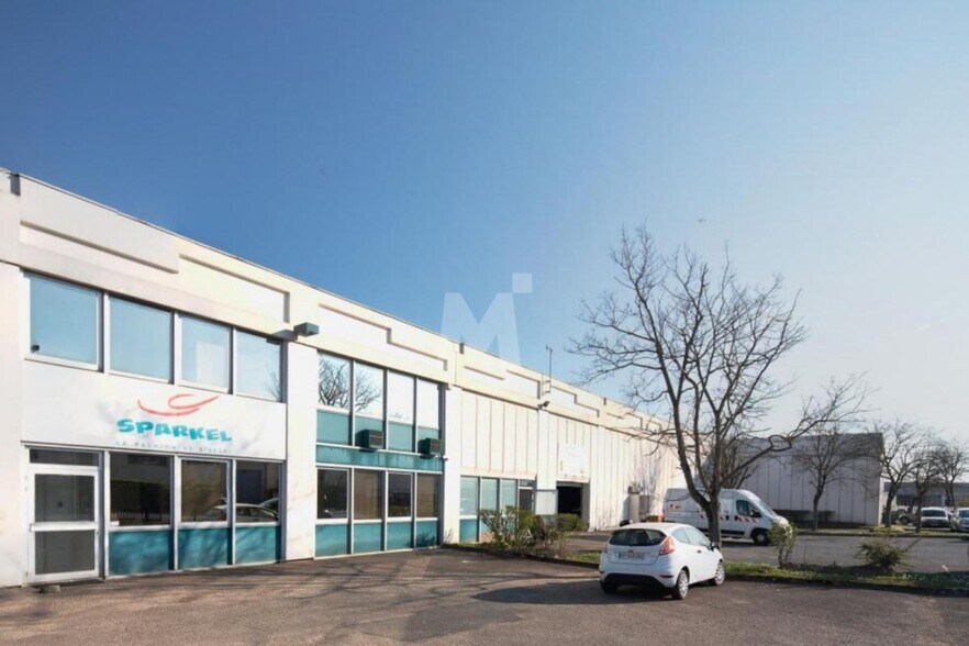 Light Industrial in Valenton to rent - Building Photo - Image 3 of 7