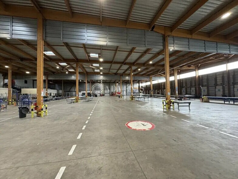 Light Industrial in Strasbourg to rent - Building Photo - Image 3 of 12