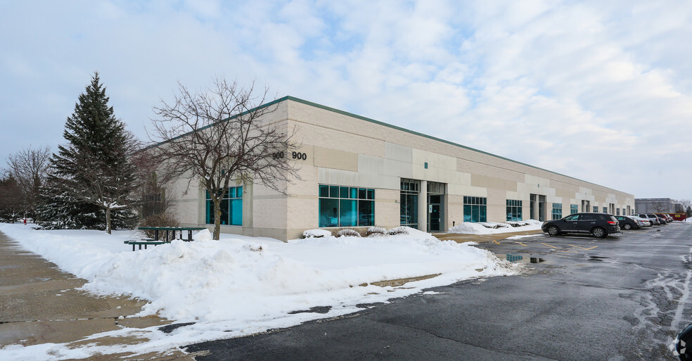 900 Cheyenne Ave, Grafton, WI for rent - Building Photo - Image 1 of 6