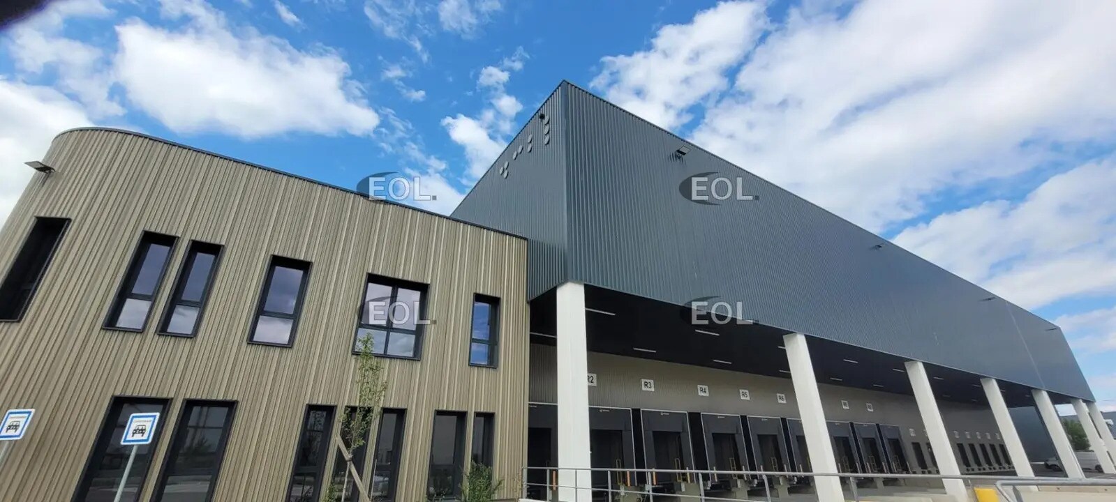 Industrial in Corbas to rent Building Photo- Image 1 of 10