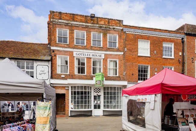 More details for 6 Market Pl, Wokingham - Retail for Sale