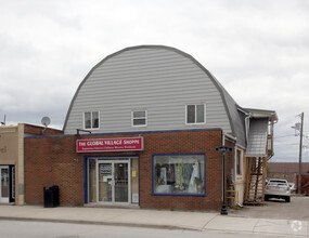 17 Barrie St, Bradford West Gwillimbury, ON for sale Primary Photo- Image 1 of 3