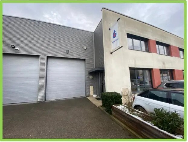 Light Industrial in Décines-Charpieu for sale Building Photo- Image 1 of 7