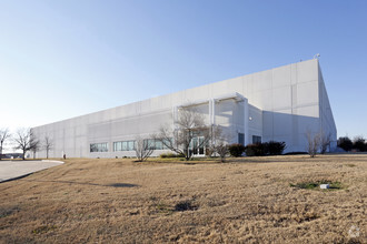 186 Intermodal Pky, Fort Worth, TX for sale Primary Photo- Image 1 of 1