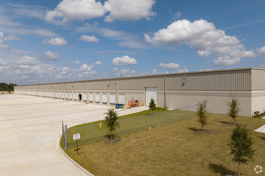 251 Morgan Lakes Industrial Blvd, Pooler, GA for rent - Building Photo - Image 1 of 38