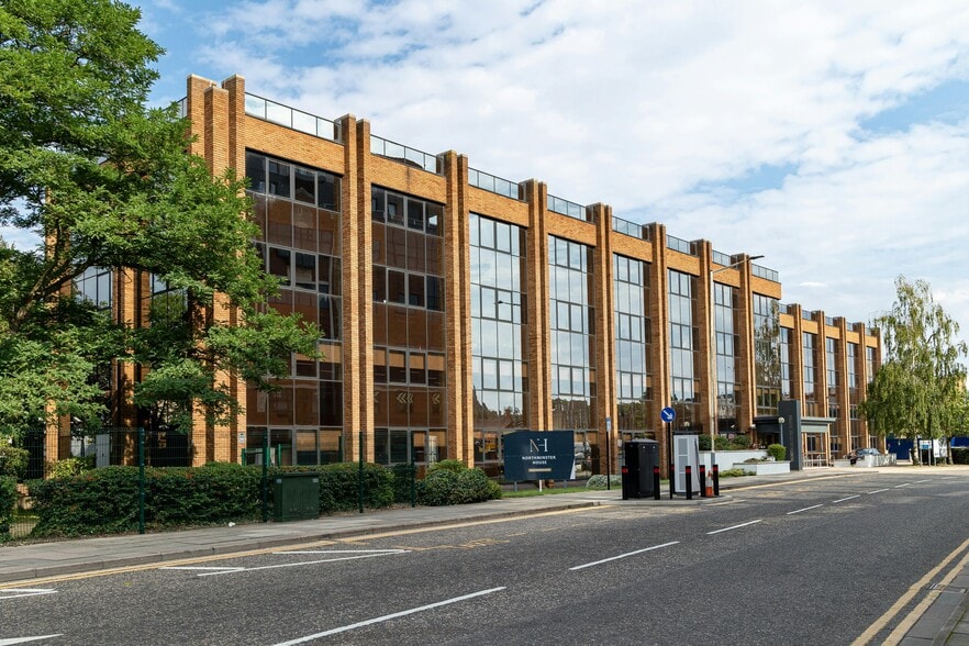 Northminster, Peterborough to rent - Building Photo - Image 2 of 38