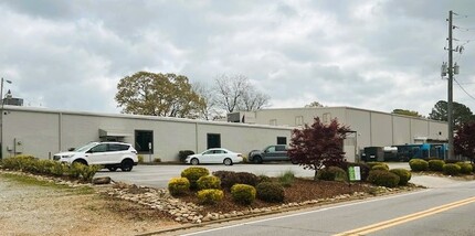 215-219 Lovvorn Rd, Carrollton, GA for rent Building Photo- Image 1 of 16