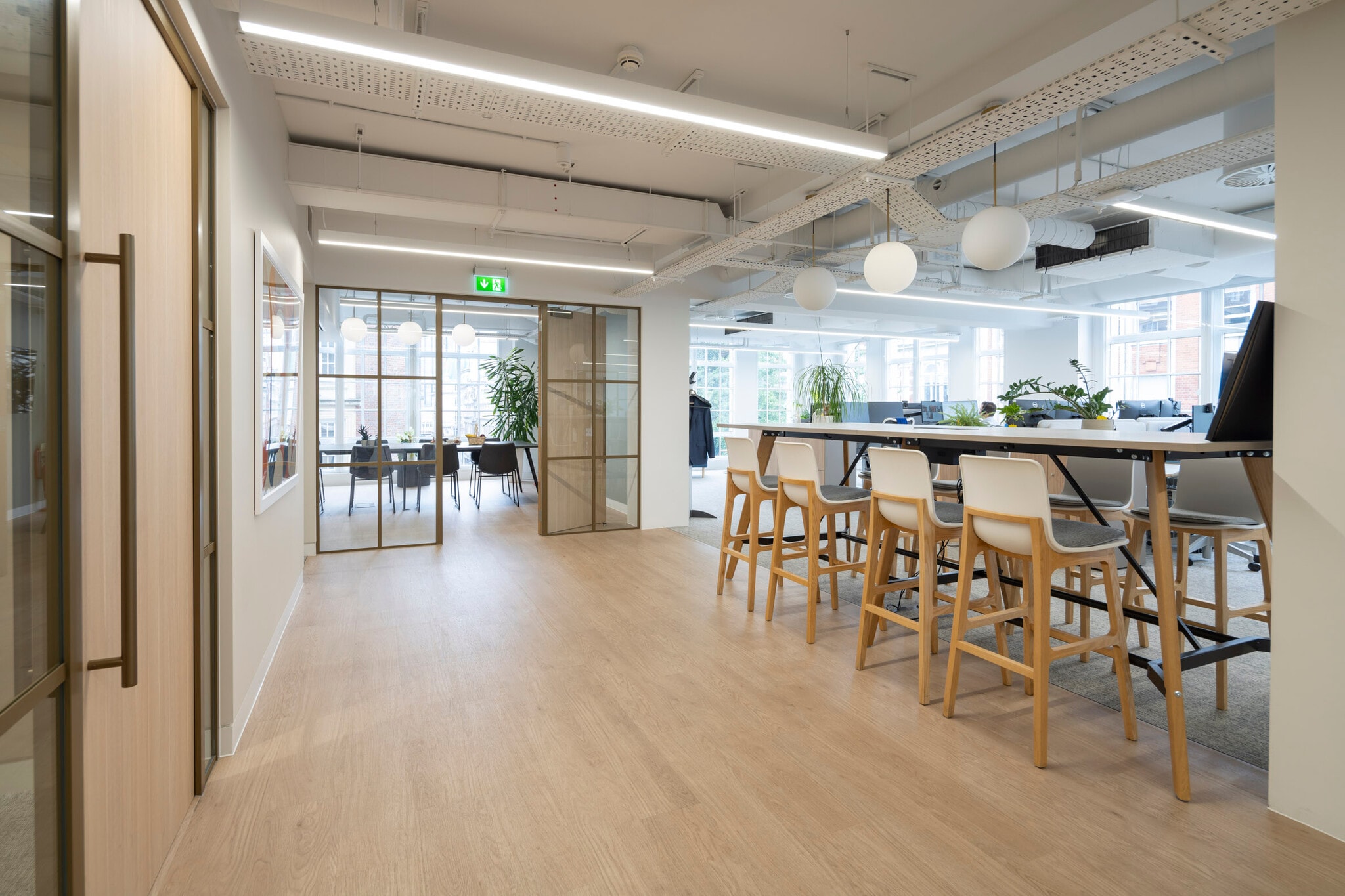 14-17 Market Pl, London to rent Interior Photo- Image 1 of 19