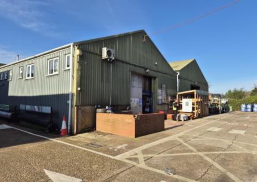 79 Medina Av, Newport for sale - Building Photo - Image 3 of 8