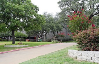 2301 Crown Ct, Irving, TX for rent Building Photo- Image 1 of 23