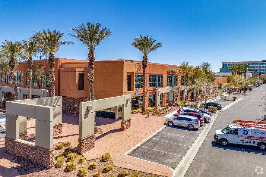 900 S Pavilion Center Dr, Las Vegas, NV for sale - Building Photo - Image 1 of 15