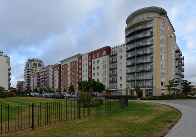 More details for Aerodrome Rd, London - Retail to Rent