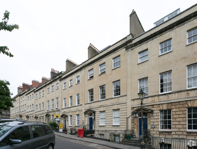 25-26 Berkeley Sq, Bristol for sale - Primary Photo - Image 1 of 6