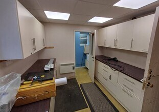 103-109 Station Rd, Harpenden to rent Interior Photo- Image 2 of 2