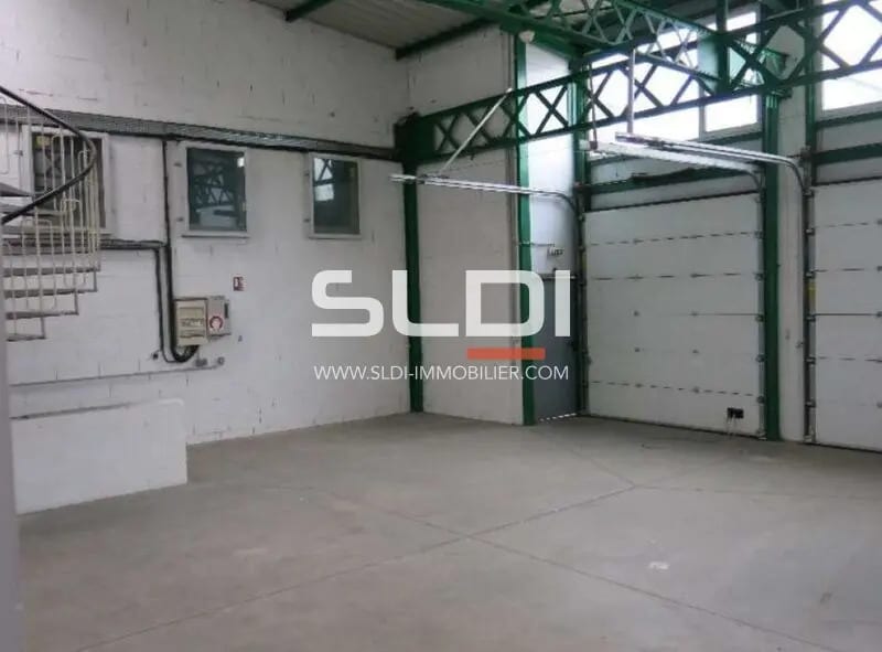 Light Industrial in Vénissieux to rent Interior Photo- Image 1 of 7