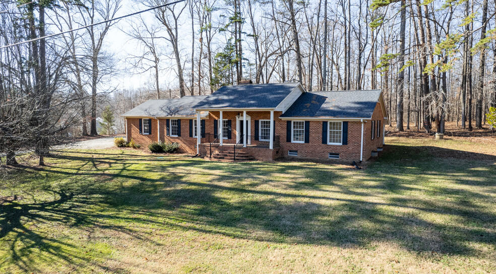 5600 Durham Rd, Roxboro, NC for sale - Building Photo - Image 1 of 19