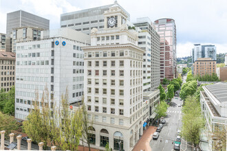 800-818 SW Broadway, Portland, OR for rent Building Photo- Image 1 of 3