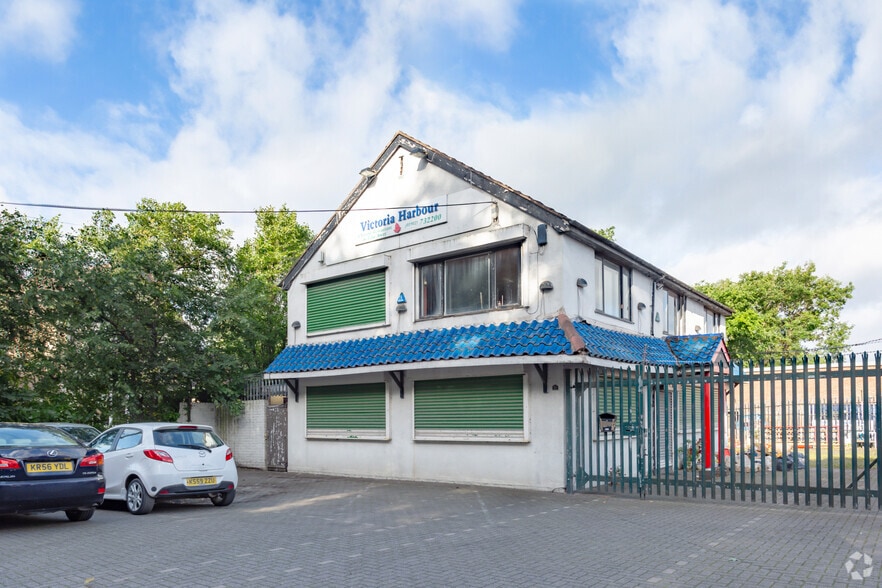 20 Cannock Rd, Featherstone for sale - Building Photo - Image 1 of 1