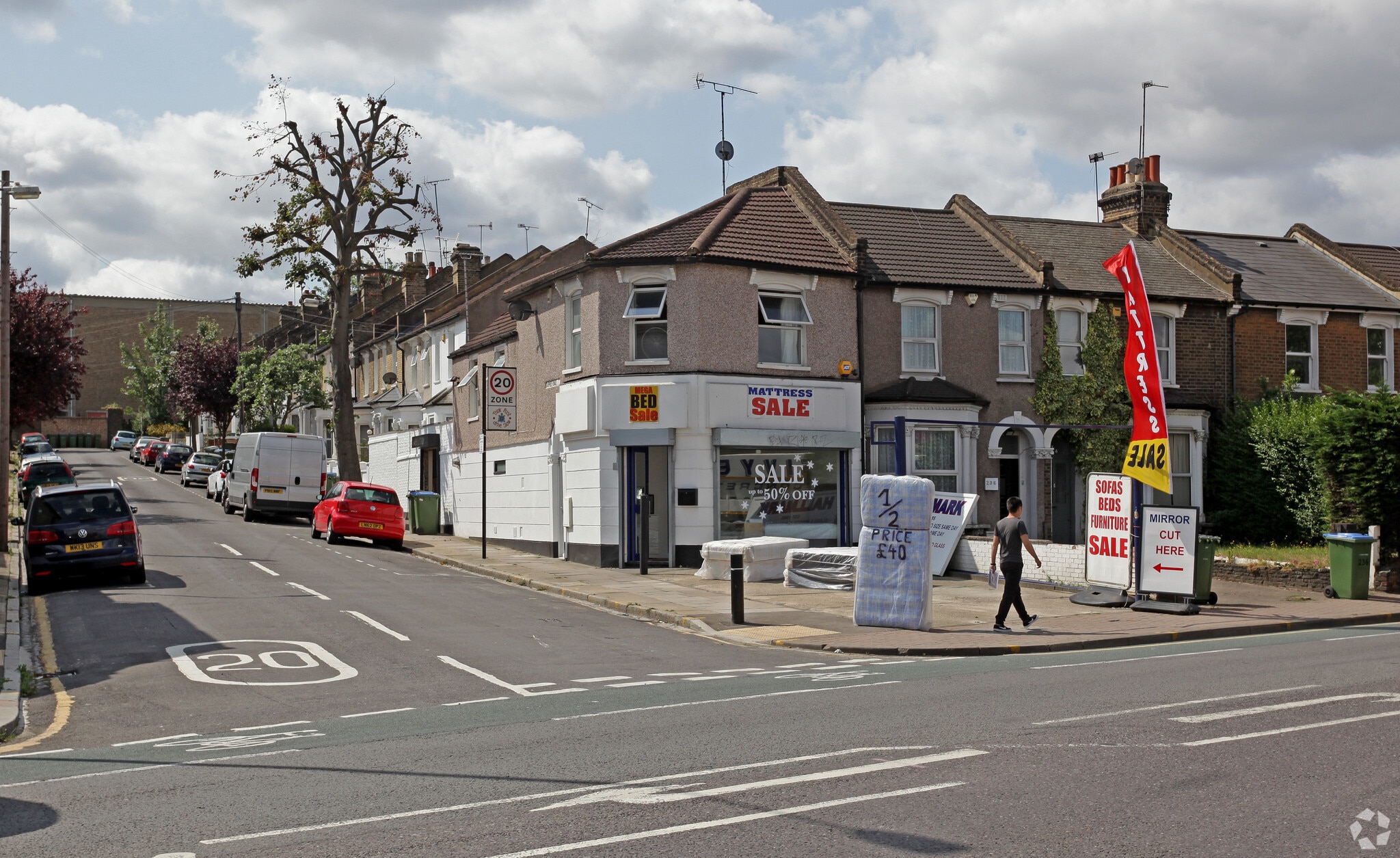 238 Woolwich Rd, London to rent Primary Photo- Image 1 of 3