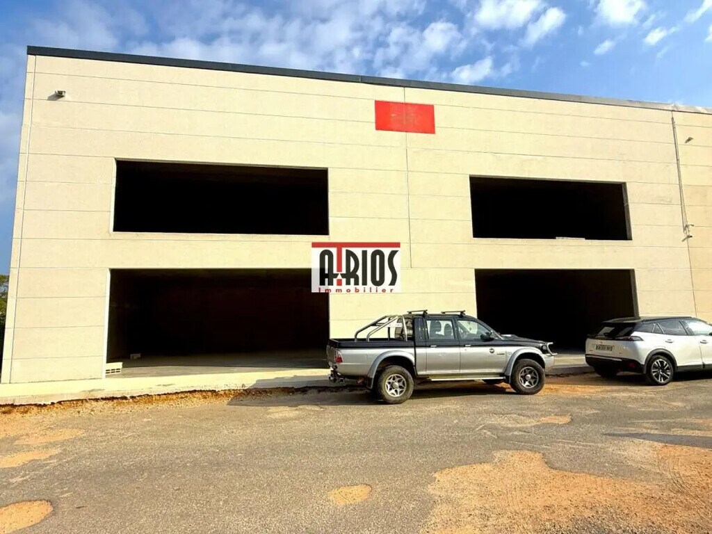 Location Commerce 436 m² - Photo 1