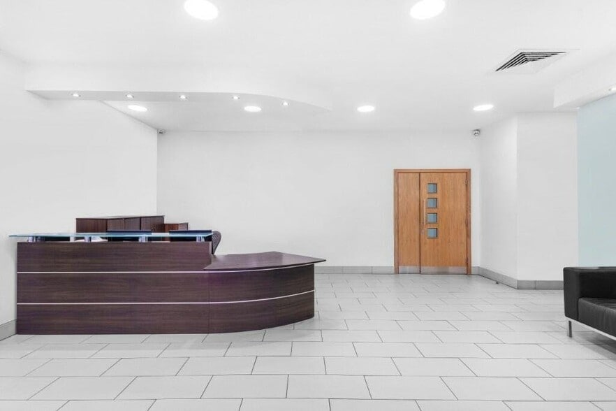 Salts Mill Rd, Shipley to rent - Building Photo - Image 2 of 8