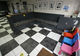 22 Whitby Rd, Ellesmere Port to rent Interior Photo- Image 1 of 3