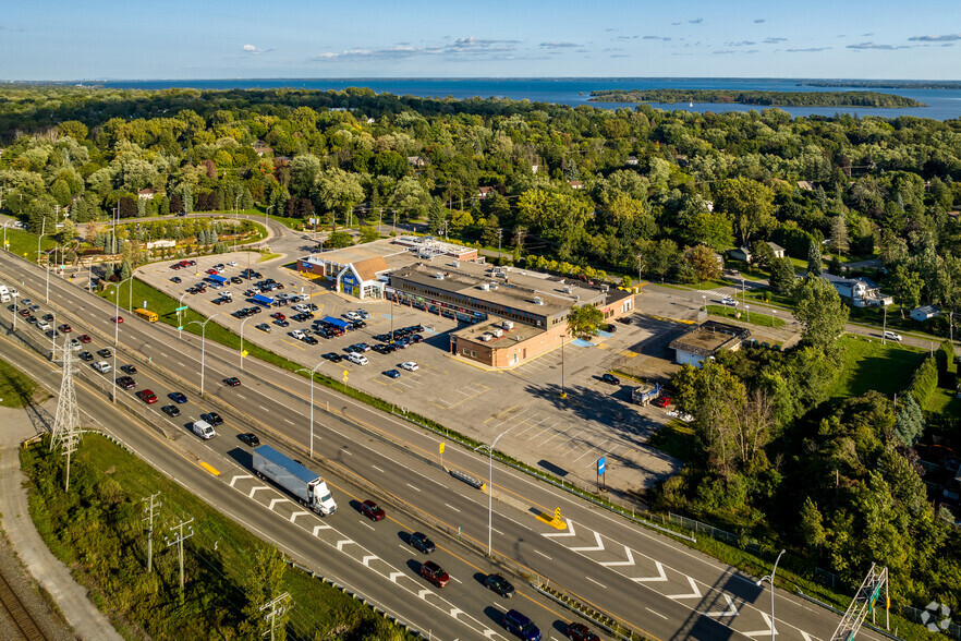 90 Rue Morgan, Baie-d'Urfé, QC for rent - Aerial - Image 3 of 27