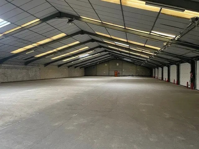 Location Local d'activités 430 m² à 2 430 m² - Photo 1