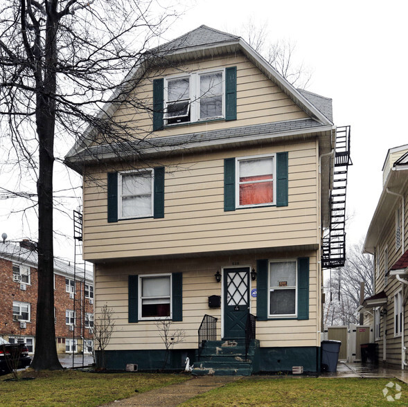 538 Cherry St, Elizabeth, NJ for sale - Primary Photo - Image 1 of 1