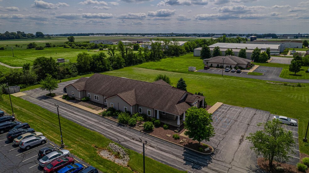 951 Transport Dr, Valparaiso, IN for sale - Building Photo - Image 3 of 38