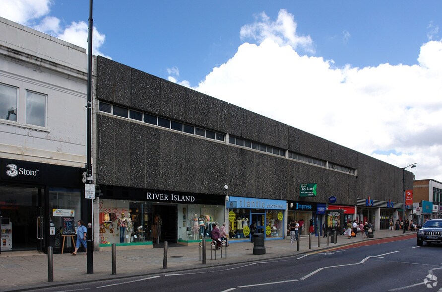 30 High Rd, London for sale - Primary Photo - Image 1 of 1