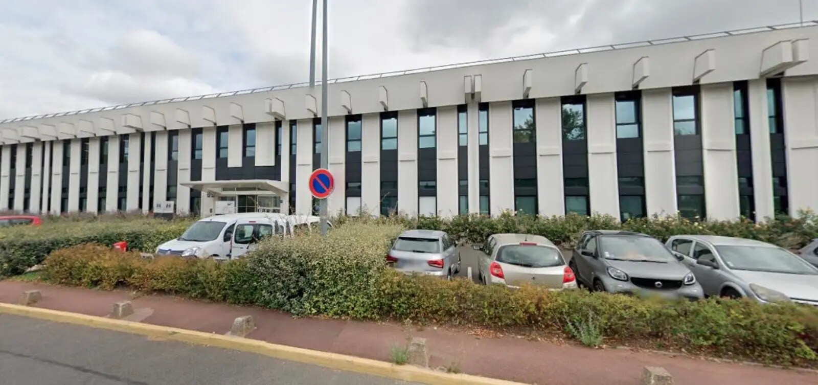 13 Rue Du Capricorne, Rungis to rent Building Photo- Image 1 of 10