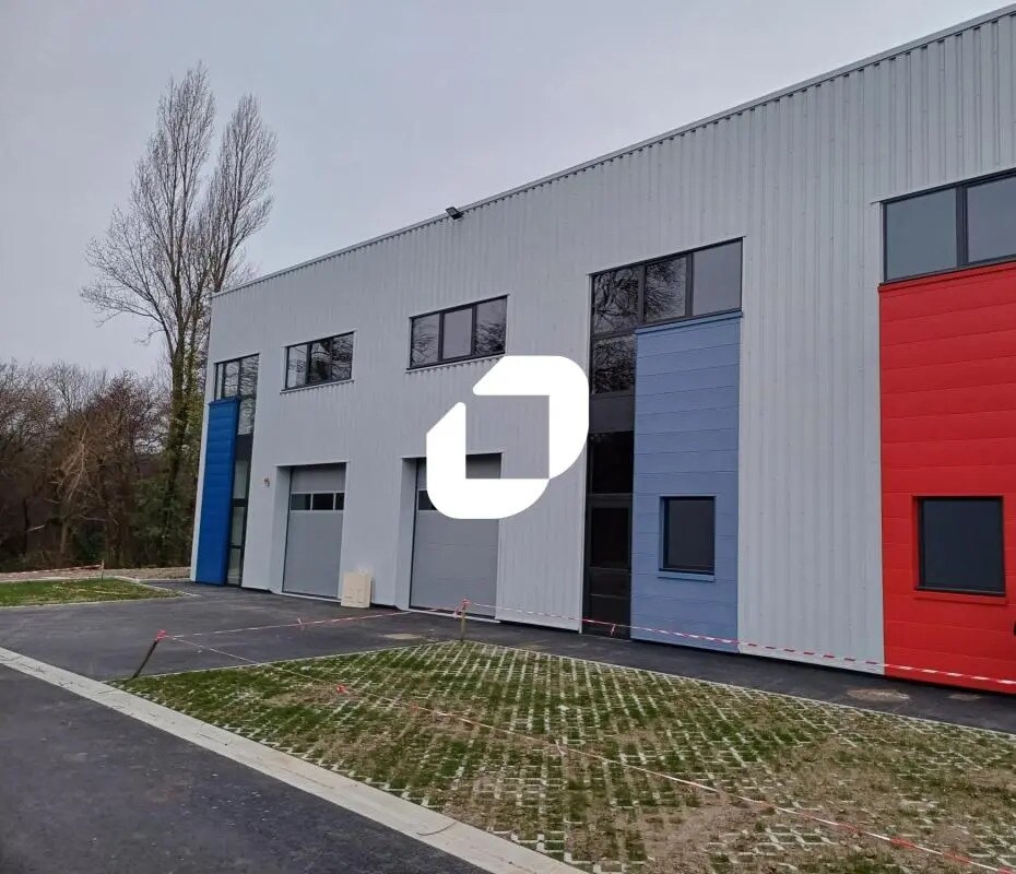 Light Industrial in La Chapelle-sur-Erdre for sale Building Photo- Image 1 of 9