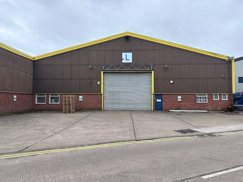 Atherstone St, Tamworth to rent - Building Photo - Image 2 of 11