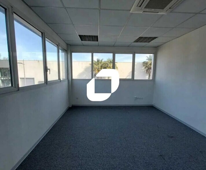Office in Montpellier to rent - Interior Photo - Image 1 of 6