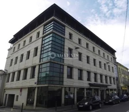 Location Bureaux 985 m²