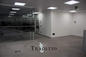 Office in Madrid, Madrid to rent Interior Photo- Image 1 of 13