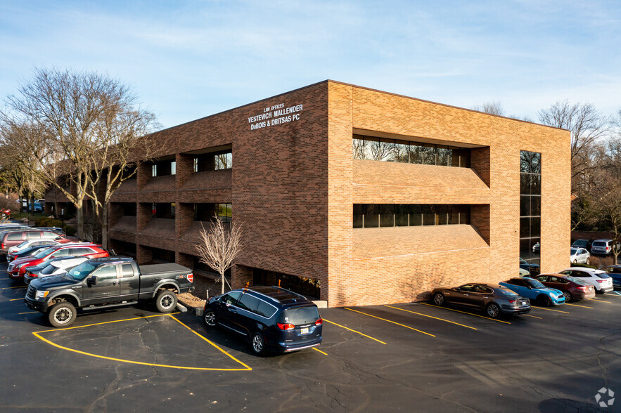 6905 Telegraph Rd, Bloomfield Hills, MI for rent - Building Photo - Image 2 of 7