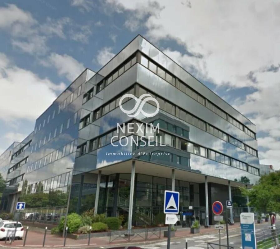 Co-working Space in Cergy to rent Building Photo- Image 1 of 12